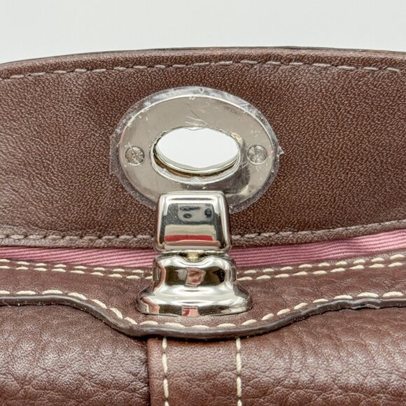 Coach Brown Pebbled Leather Wristlet Bag – Turnlock Closure & Contrast Stitching - Picture 6 of 10